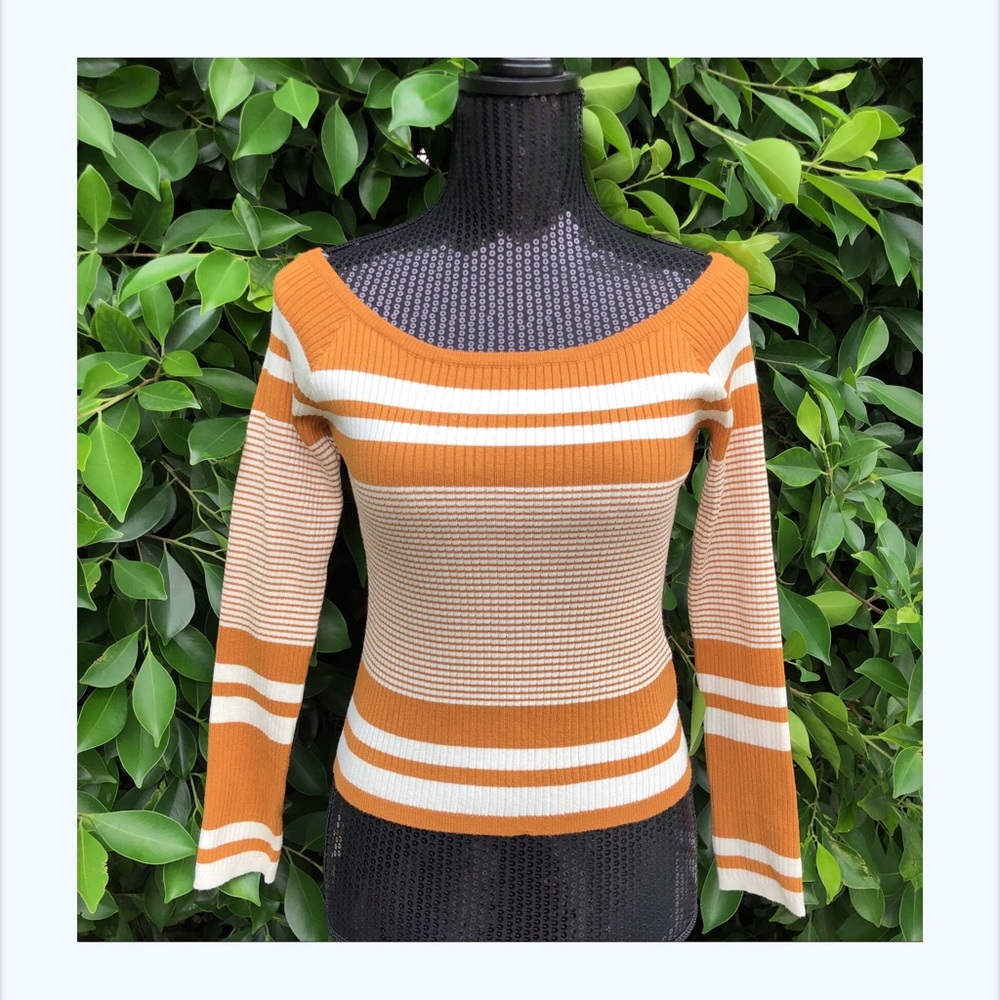 Long sleeve ribbed top by Kendall & Kylie